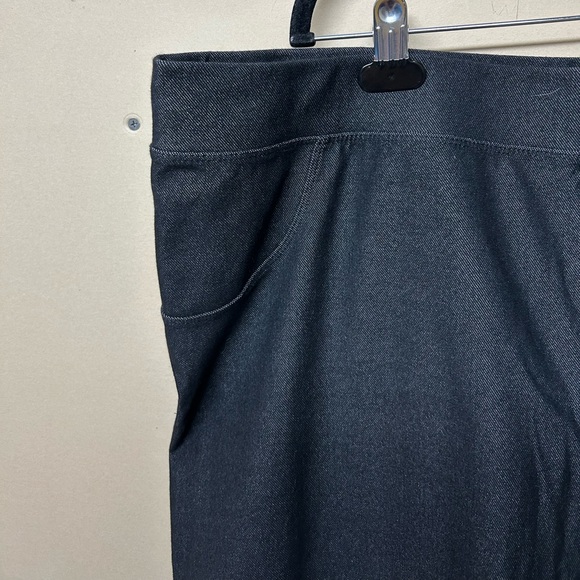 2/$30⚡️- LEGGINGS | Women’s Penningtons leggings capris size 22-24 - Picture 3 of 5